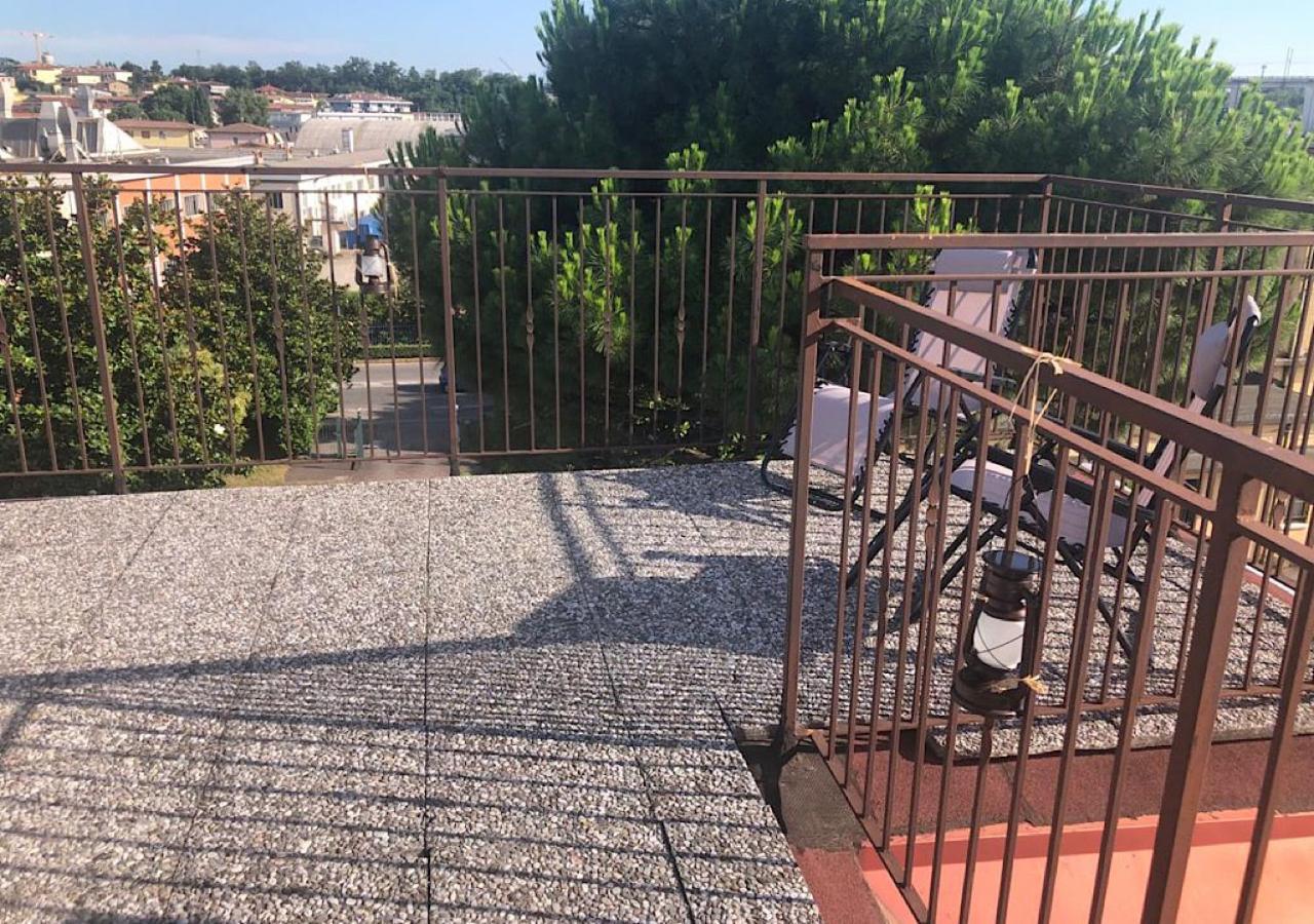 La Magnolia Apartments II Rose Desenzano del Garda Eksteriør billede